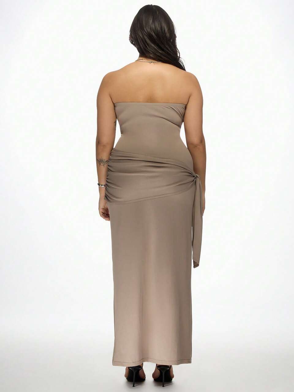 MISSGUIDED Maxikleid mit Bandeau-Ausschnitt und Bindegürtel, süßes Sommerkleid