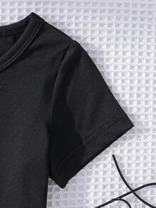 GraphicGems 女婴休闲恐龙印花粉色连衣裙和绿色圆领短袖 T 恤套装，夏季 - 黑色 - 查看 6