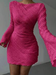 Aloruh 杏色提花针织露背系带迷你连衣裙 - 玫紅色 - 查看 4