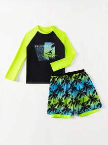 Tween Boy badmodetop met ronde kraag, lange mouwen en all-over print + zwembroekset