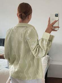 SHEIN Frenchy 女士度假休闲纯色镂空刺绣衬衫，绿色上衣，花卉孔眼刺绣面料全上衣衬衫，适合度假和日常穿着，春夏 - 彩色 - 查看 2