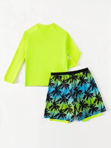 Tween Boy badmodetop met ronde kraag, lange mouwen en all-over print + zwembroekset