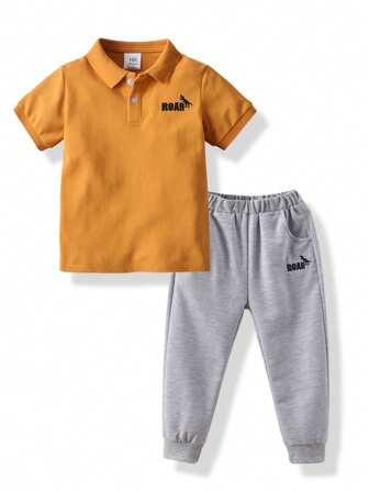 طقم قميص بولو مطرز بحروف وبنطلون رياضي - طفل صغير