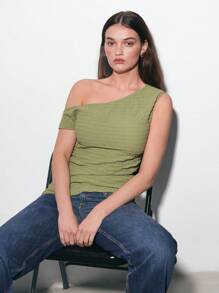 Maija Plus-size asymmetrische zoom T-shirt van getextureerde stof, korte mouwen