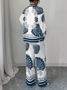 Chiquease 米色底色黑色花朵印花优雅休闲日常两件套女士套装，长袖立领纽扣前开襟衬衫，松紧腰宽松直筒印花裤，藏青色衬衫，藏青色裤子，女士春季服装 - 藏蓝色 - 查看 2