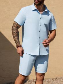 Manfinity Homme Set de talla grande de 2 piezas: Top de manga corta con botones frontales y pantalones cortos en un solo color - Celeste - Ver 7