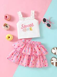 2 件套婴儿/女婴荷叶边肩带甜美字母和糖果印花上衣搭配分层泡泡球裙套装，舒适可爱，适合春、夏、秋季居家和户外 - 彩色 - 查看 1