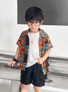 SHEIN Little Byeori 1件年輕男孩的休閒、舒適、時尚、多功能、柔軟透氣的短袖襯衫,具有濃郁的復古風格地球儀圖案,適用於春夏假期 - 棕色 - 查看 6