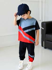 SHEIN Conjunto de 2 peças para meninos, camiseta de manga curta com gola redonda e blocos de cores e calças confortáveis com cordão solto, adequadas para passeios diários, primavera/verão, escapadelas, férias, viagens, relaxamento, banhos de sol