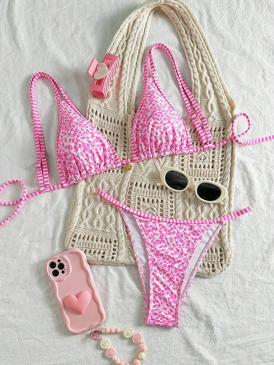 SHEIN Swim Springbreak 女士碎花可调节肩带三角形上衣和下装比基尼套装、沙滩装、度假装、可爱泳衣 - 粉色 - 查看 1