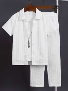 SHEIN 年輕男孩白色針織夏季休閒襯衫，帶領口，鈕扣，紋理提花設計，彈性腰帶和運動長褲套裝 - 白色 - 查看 1