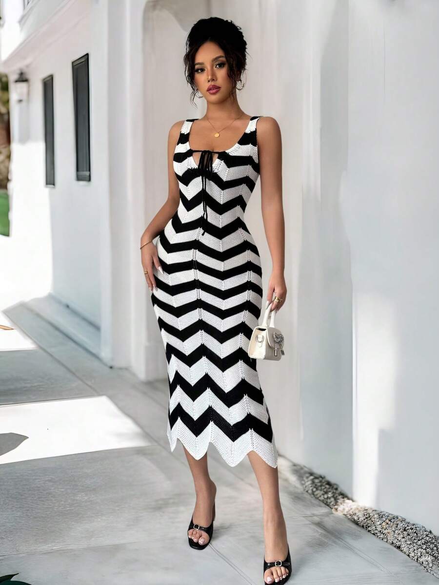 Chiquease Nouvelle arrivée Robe en tricot de style européen américain décontracté d'été / printemps, à fines bretelles, lacets sexy et style resort pour femmes - Noir et Blanc - Voir 1