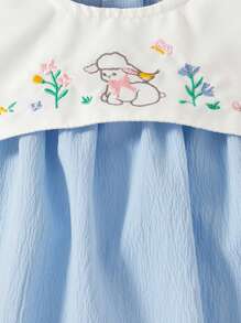 Souflis Souflis Babymeisjes marineblauwe kraag schattige schapen borduurwerk korte mouwen drukknoop kruis romper voor de zomer