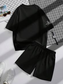 Manfinity Roghcode 男式字母数字印花短袖T恤和短裤两件套 - 黑色 - 查看 2