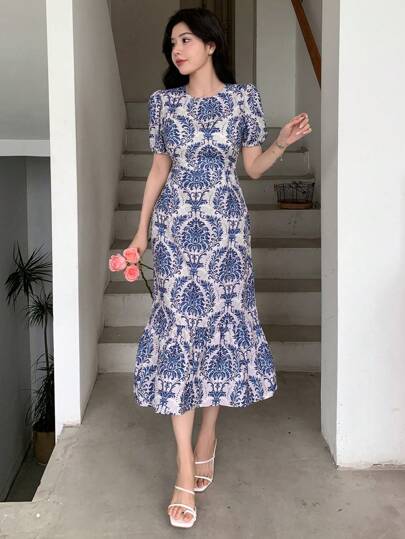 DAZY 女士假日风印花短袖连衣裙，夏季花卉荷叶边度假装扮