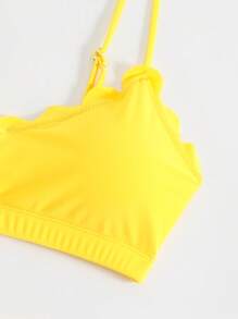 SHEIN Swim Conjunto de bikini de 3 piezas de verano para mujer de unicolor sexy con shorts, traje de baño con volantes - Amarillo - Ver 3