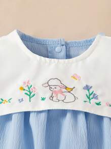 Souflis Souflis Babymeisjes marineblauwe kraag schattige schapen borduurwerk korte mouwen drukknoop kruis romper voor de zomer