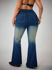 SHEIN ICON Jeans acampanados Y2K de talle alto con estampado de cruz, efecto desgastado y elásticos, tallas grandes - Azul lavado oscuro - Ver 2