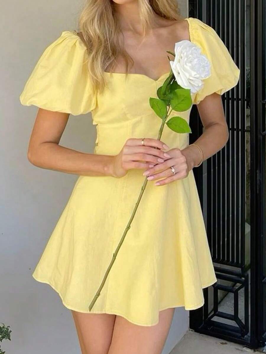 SHEIN Essnce 女士纯色休闲夏季甜心领泡泡袖时尚派对海滩优雅迷你连衣裙 - 黃色 - 查看 1