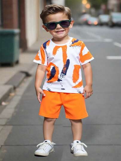 طقم تي شيرت وشورت بطبعة فرشاة من يونغ