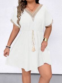 SHEIN LUNE Đầm nữ cỡ lớn thời trang mùa hè cổ chữ V tua rua thắt eo xếp ly dây rút Đầm casual cỡ lớn tay ngắn đầm hè cỡ lớn phong cách boho đầm tay ngắn buộc dây đầm du lịch tua rua thắt eo đầm mùa xuân đến hè - trắng - Xem 4