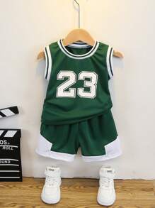 SHEIN Young Boy 字母圖案背心和運動短褲