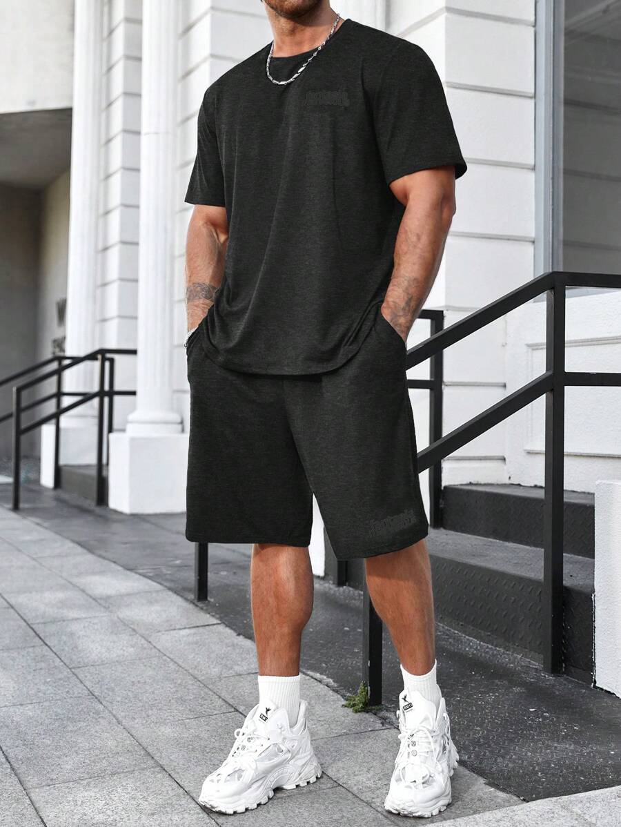 Manfinity Homme 2 件套大码男士休闲纯色短袖 T 恤和短裤套装，夏季服装套装，舒适服装