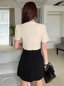 DAZY Camiseta de manga abullonada de cuello redondo de un solo color, Top corto para mujeres