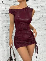 SHEIN EZwear Vestido mini de hombro de mujer talla grande con estampado animal rojo de PU