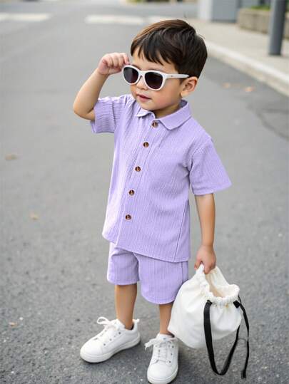 SHEIN Genkimix Kids 2pcs Young Boy Button-Down Short Sleeve Top And Elastic Waist Fashionable Shorts Set Summer Holiday