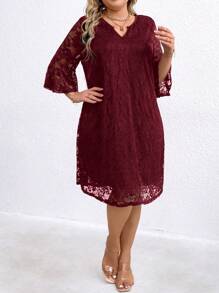 Rometta Vestido midi de encaje con cuello con escote entallado y mangas acampanadas de 3/4 para tallas grandes - Burdeos - Ver 3