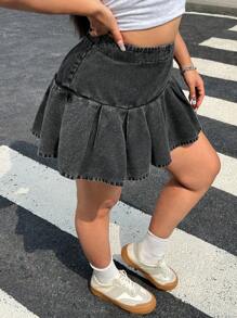 SHEIN EZwear Plus Size Women Czarna plisowana krótka spódnica casualowa o kroju litery A