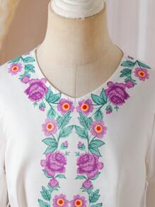SHEIN Young Girl Abaya Kaftan Jalabiya Tunic, Indigenous Conservative Outfit, Rose Retro Print, Holiday Casual Fashion Waist Strap Tassel Pendant Dress