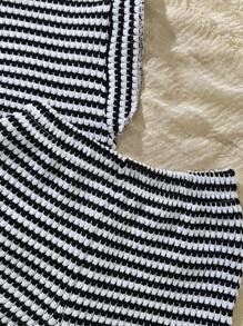 SHEIN Vintaside Kids 2pcs/Set Baby Girl Infant Toddler 0-3Y Casual Everyday Vacation Black & White Stripe Textured Knit Ruffle Sleeve Round Neck Top And Shorts 2 Pieces Outfit