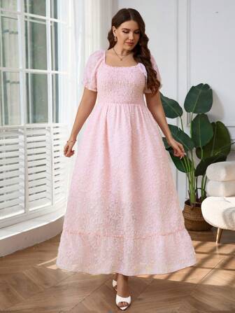 SHEIN Privé 大码优雅方领泡泡袖收腰荷叶边下摆长款宽松花卉印花连衣裙，适合度假和海滩，粉色