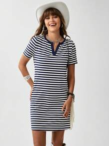 SHEIN LUNE 條紋圖案缺口領T恤洋裝