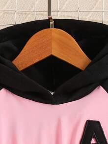 SHEIN 年轻女孩字母印花插肩袖长袖连帽公主休闲时尚运动套头连衣裙 - 彩色 - 查看 4