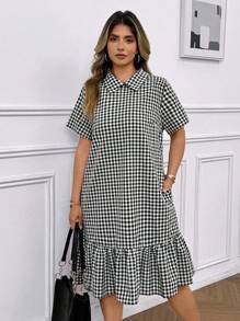 SHEIN LUNE Vestido casual de manga corta para mujer talla grande con cuello y volantes en el bajo a cuadros