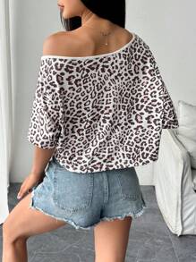 Chiquease Französischer eleganter Leopardenmuster Strick Bluse mit offenen Schultern, locker geschnitten, kurze Ärmel, Lässig Sommer Neuheit für Frauen - Verschiedenfarbig - Übersicht 2