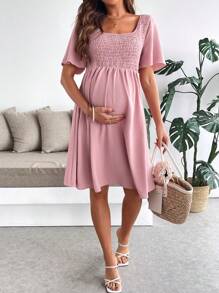 SHEIN Vestido de maternidad, de manga corta, de unicolor con escote cuadrado, minimalista y de moda - Rosa - Ver 5