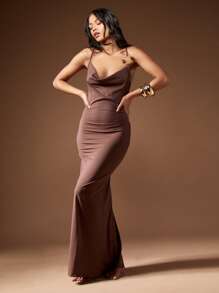 MISSGUIDED Elegant Bodycon Maxi Gown Evening Dress Spaghetti Strap Floor Length Form Fitting Party Prom Wedding Guest Stretchy Winter Fall Holiday