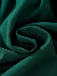 少女荷叶边袖连衣裙，适合休闲外出和聚会