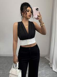 Elenzga Women's Black And White Patchwork Colorblock Design V-Neck Sleeveless Cropped Blouse Top - Black and White - View 1