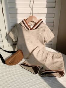 SHEIN 3 Stücke/Set Baby Jungen/Mädchen kontrastfarbener Kapuzen-Kurzarm-Pullover, Shorts mit Gummibund & Umhängetasche - Aprikosenfarben - Übersicht 4