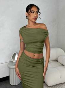 SHEIN BAE Women Asymmetric Ruched Shoulder Top + High Slit Solid Color Low-Waist Ruched Shorts 2Pcs Set, Summer - Army Green - View 5