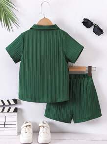 SHEIN Young Boy Summer Casual Solid Color Texture Short Sleeve And Shorts Two-Piece Set Summer Holiday