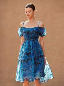 Aveloria Rosie Vestido camisero con cuello de corazón y mangas abullonadas, diseño de hombros descubiertos, en estampado floral azul de organza. Romántico, elegante, vintage y refinado para mujeres. Vestido de graduación