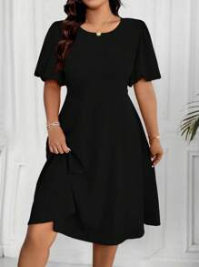 SHEIN Clasi Robe maxi pour femme grande taille, élégante, de couleur unie, avec manches bouffantes et taille cintrée. Tenue pour le Nouvel An