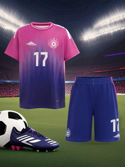 SHEIN Letni strój dla chłopców w wieku od 1 do 12 lat: luźna koszulka piłkarska z nadrukiem gradientowym, okrągłym dekoltem i rękawami typu raglan + spodenki z elastyczną talią, wygodna rozciągliwa tkanina do aktywności na świeżym powietrzu i codziennego noszenia