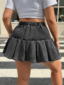SHEIN EZwear Plus Size Women Czarna plisowana krótka spódnica casualowa o kroju litery A
